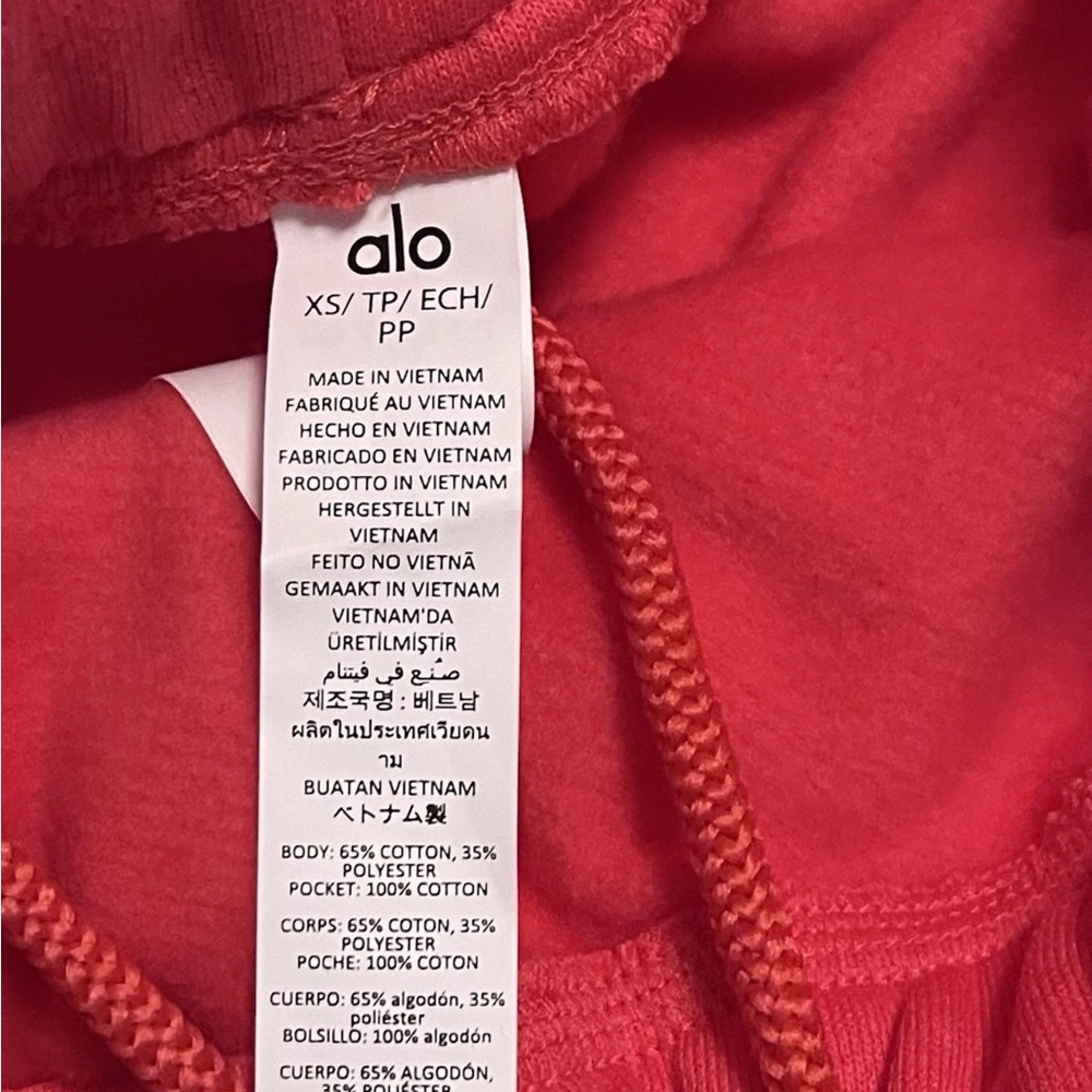 SAME DAY SHIP! NWT ALO YOGA AUTHENTIC YOGA CANDY RED ACCOLADE SHORTS match game - Picture 6 of 8